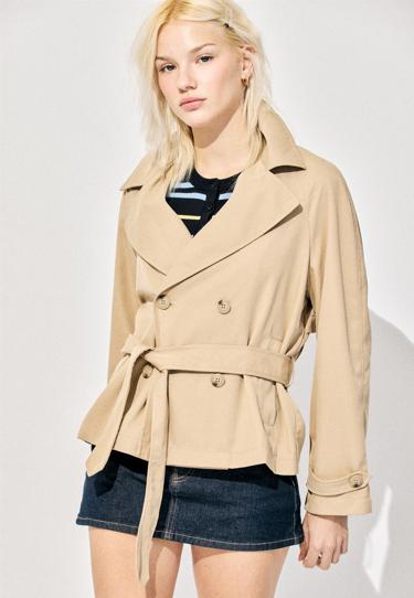 Stradivarius Короткий струящийся тренч с поясом