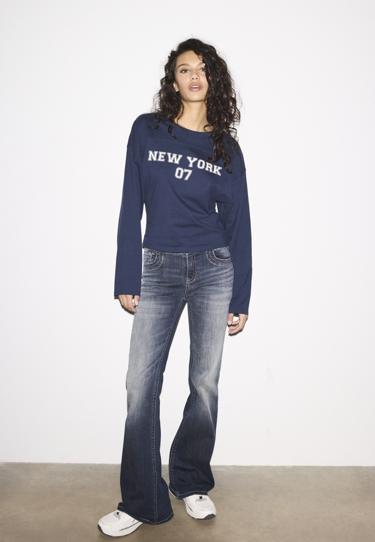 Stradivarius Футболка с принтом и рукавами в стиле кимоно купить с доставкой.