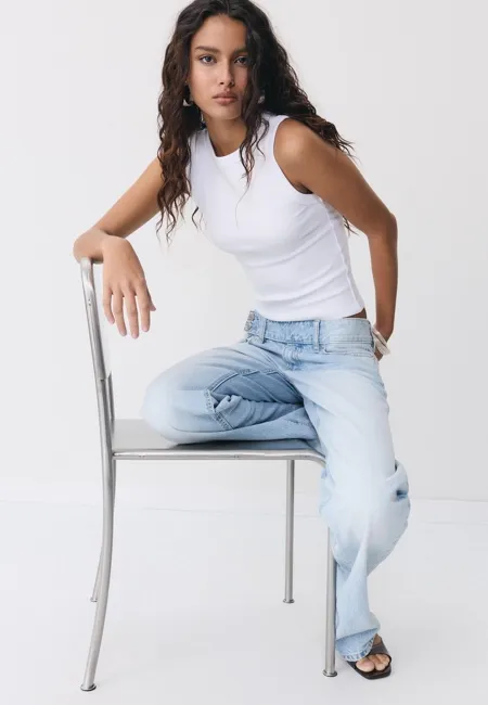 Базовый облегающий топ без рукавов