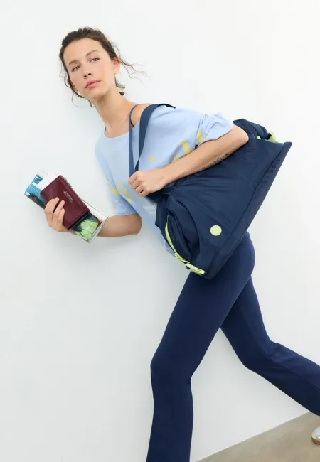 Сумка с контрастной отделкой- Заказать в России