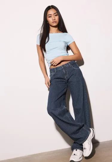 Футболка с короткими рукавами и сборками по бокам- Заказать в России