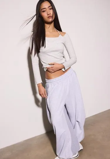 Лонгслив с длинными рукавами и горловиной халтер