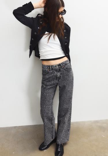 Прямые джинсы с леопардовым принтом- Заказать в России