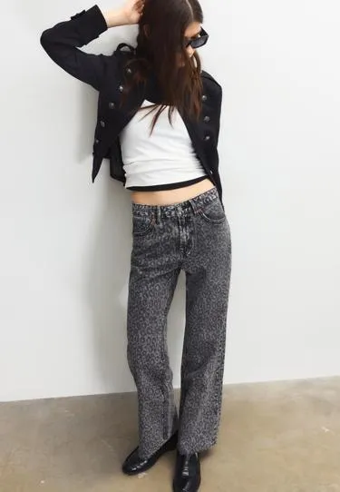 Прямые джинсы с леопардовым принтом- Заказать в России