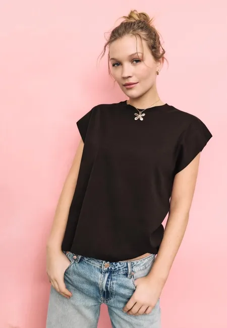 Базовая футболка со спущенным рукавом B06- Заказать в России