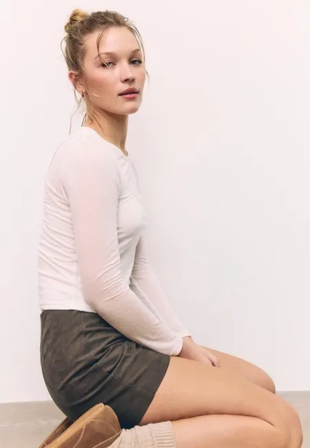 Мини-юбка-шорты из искусственной замши- Заказать в России