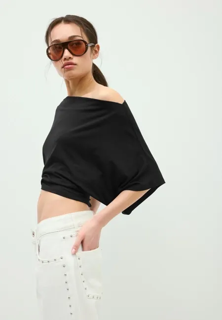 Базовая футболка с рукавами «летучая мышь»