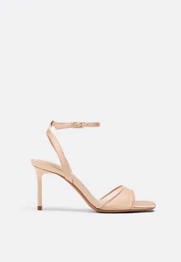 Босоножки на каблуке с атласным эффектом- Заказать в России