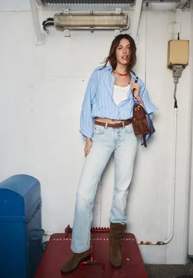 Джинсы D68 фасона BOOTCUT с поясом- Заказать в России