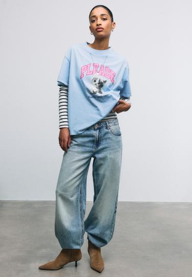 Stradivarius Футболка с графическим принтом и аппликацией, короткие рукава купить с доставкой.