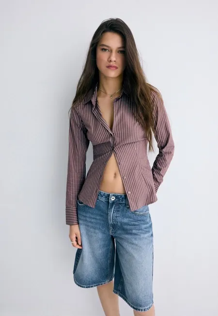 Приталенная базовая рубашка в полоску- Заказать в России