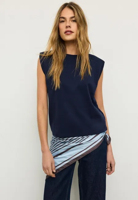 Базовая футболка с подплечниками- Заказать в России