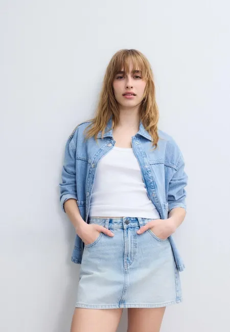 D60 Базовая джинсовая мини-юбка- Заказать в России