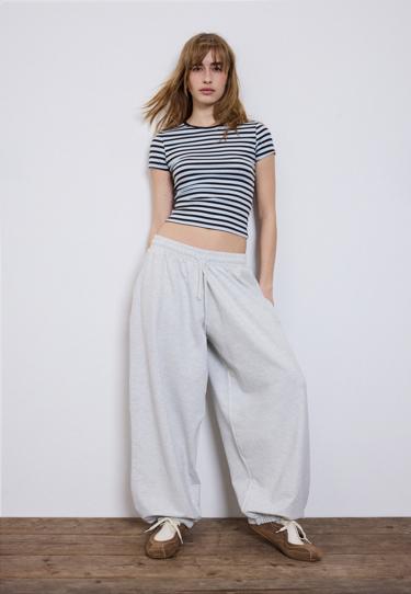 Stradivarius Базовая футболка зауженные в полоску купить с доставкой.