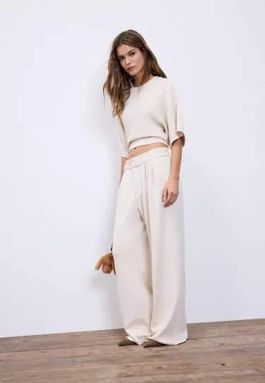 Футболка с короткими рукавами и мягкой на ощупь тканью- Заказать в России