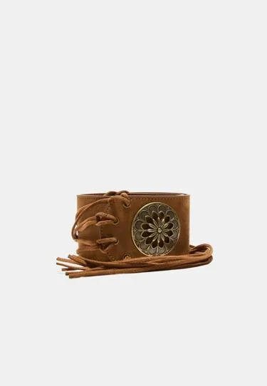 Широкий ремень с розетками и бахромой- Заказать в России