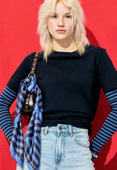 Базовая футболка классического кроя из плотного материала