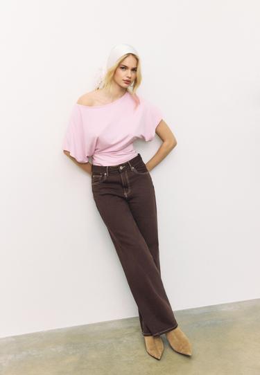 Stradivarius Футболка с вырезом-лодочкой и короткими рукавами купить с доставкой.