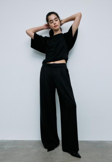 Футболка с короткими рукавами и мягкой на ощупь тканью