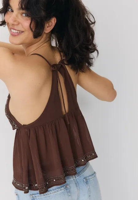 Топ на бретелях с вышивкой