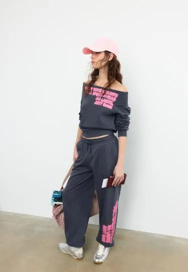 Толстовка с вырезом-лодочкой и принтом