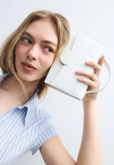 Жесткая мини-сумка через плечо с эффектом крокодила- Заказать в России