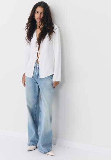 Stradivarius Атласная рубашка с завязками купить с доставкой.