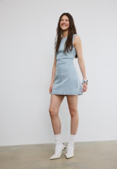 Stradivarius Короткое джинсовое платье с блестящей отделкой