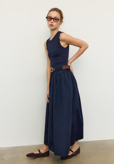 Twomaterial sleeveless midi dress with belt- Заказать в России