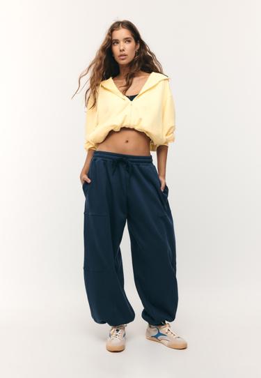 Stradivarius Толстовка-бомбер с принтом на капюшоне купить с доставкой.