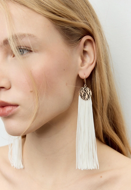 Stradivarius Длинные серьги с бахромой купить с доставкой.