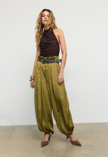 Stradivarius Топ с горловиной халтер и сборками