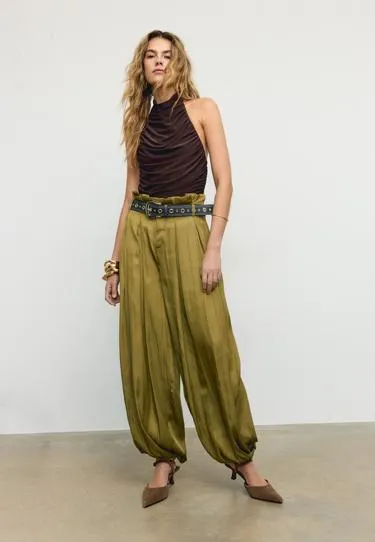 Топ с горловиной халтер и сборками- Заказать в России