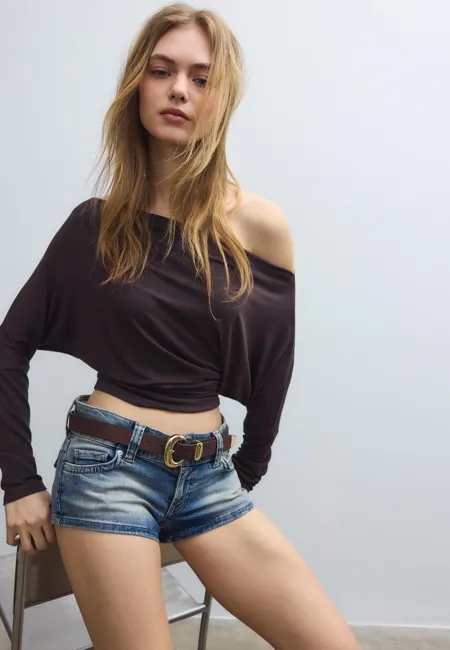 Ремень с крупной пряжкой