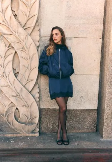 Базовая куртка из нейлона с капюшоном- Заказать в России