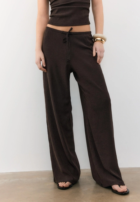 Stradivarius Брюки прямого кроя с эффектом помятости