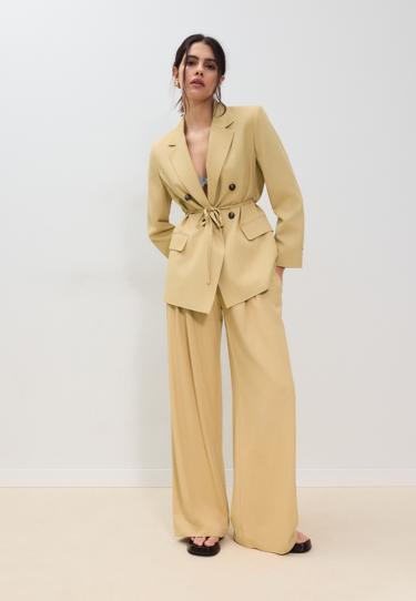 Stradivarius Атласные брюки с защипами и цепочкой