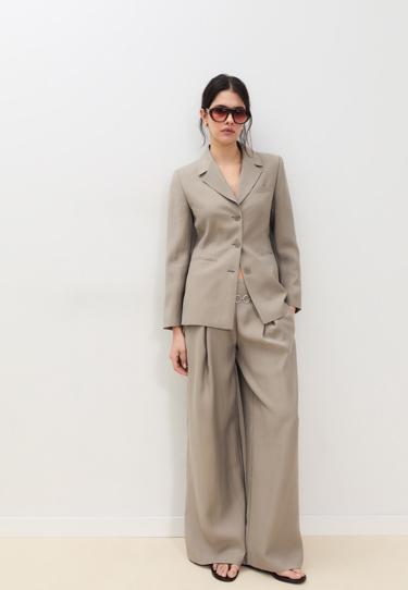 Stradivarius Приталенный блейзер на 3 пуговицах