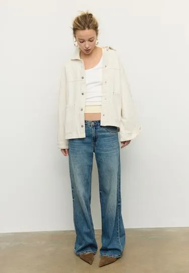 Джинсовая куртка с накладными карманами- Заказать в России