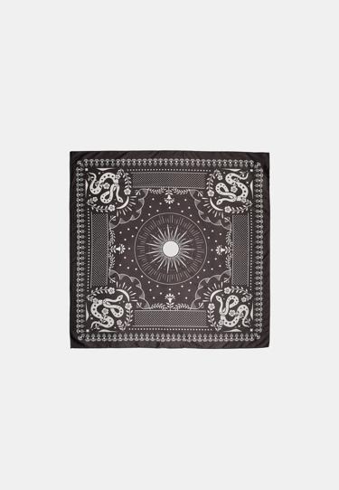 Stradivarius Платок со змеиным принтом купить с доставкой.