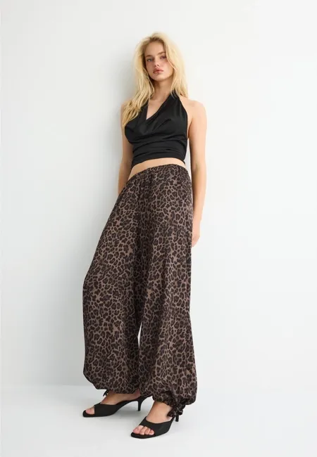 Атласные брюки с принтом- Заказать в России