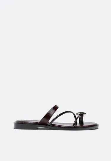 Сандалии на плоской подошве с декоративным камнем- Заказать в России