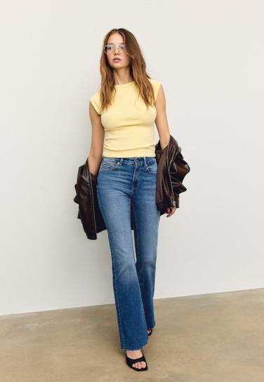 Stradivarius Джинсы клеш D74 с разрезом