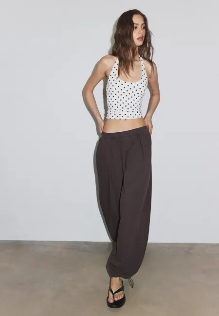 Футболка с горловиной халтер