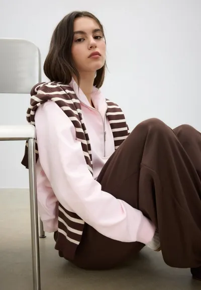 Толстовка с воротником-стойкой на молнии