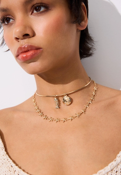 Stradivarius Набор из 3 колье с подвесками-ракушками