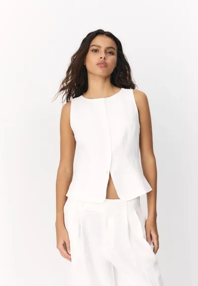 Жилет на пуговицах- Заказать в России