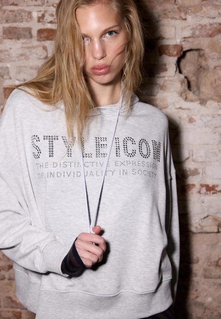 Stradivarius Толстовка с капюшоном и блестящей отделкой купить с доставкой.