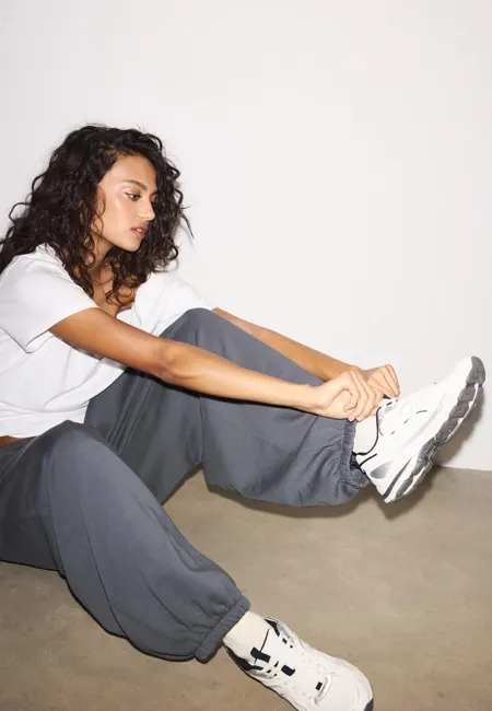 Брюки-джоггеры с рукавами-фонариками