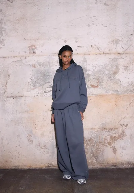 Stradivarius Толстовка с капюшоном, вышивкой и заклепками